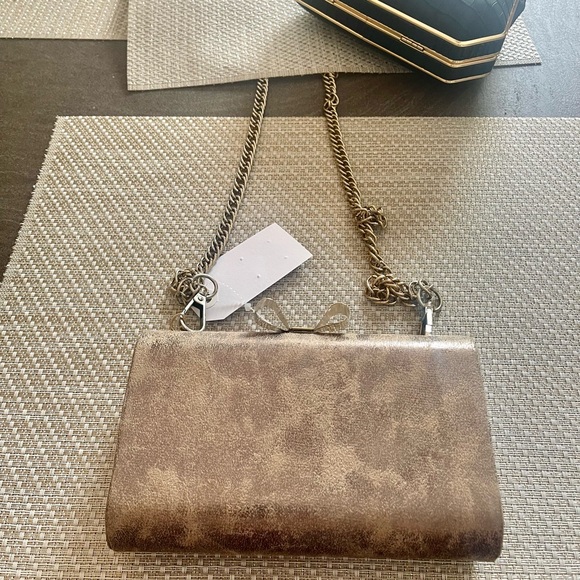 Vintage Hard Shell Clutch Gold Hardware - Picture 3 of 3